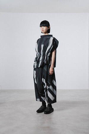 ヒスイ ヒロコ イトウ(HISUI HIROKO ITO) 2024年春夏ウィメンズ&メンズコレクション  - 写真31