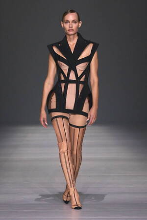 ミュグレー(MUGLER) 2024年春夏ウィメンズ&メンズコレクション  - 写真33