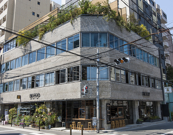 ビオトープ大阪店が南堀江にオープン - コーヒースタンドや緑溢れる屋上レストランも | 写真