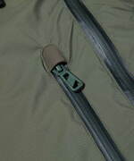 ナンガ×エフシーイーのメンズ＆ウィメンズダウンウェア、フード付きジャケットやロングベストなど｜写真31