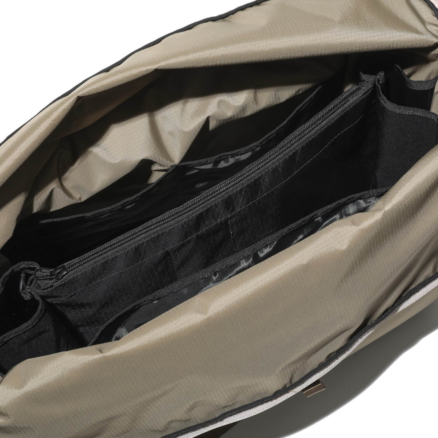 フレッシュサービススポーツ×フィルメントの新作バッグ、防水仕様の大容量ショルダーバッグなど｜写真21