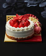 日本橋三越本店23年クリスマス、大粒あまおうのスクエア型ショートやチョコ尽くしのババロワーズケーキ｜写真4