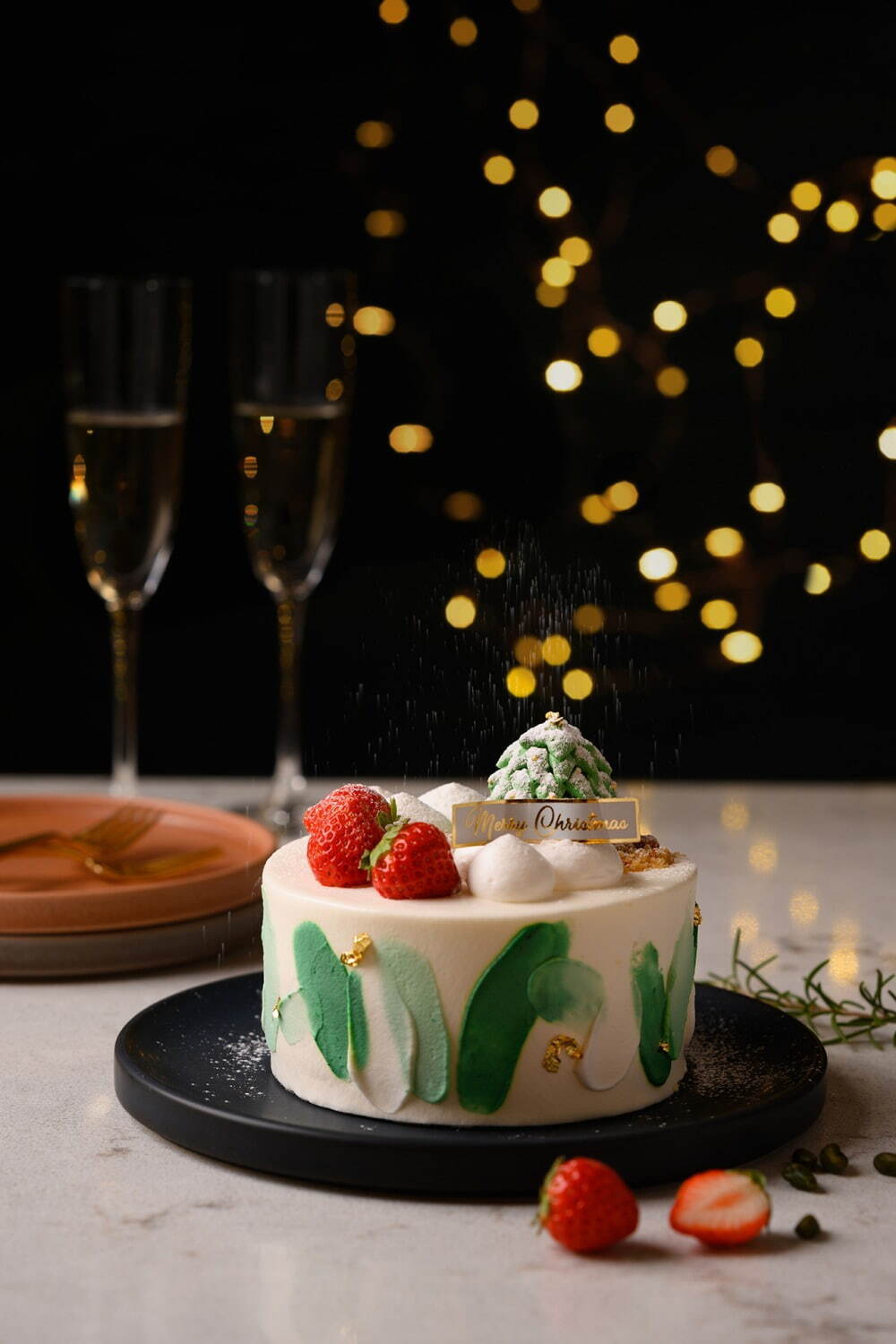 アニヴェルセルの2023年クリスマスケーキ、“まるでツリー”なピスタチオ ...