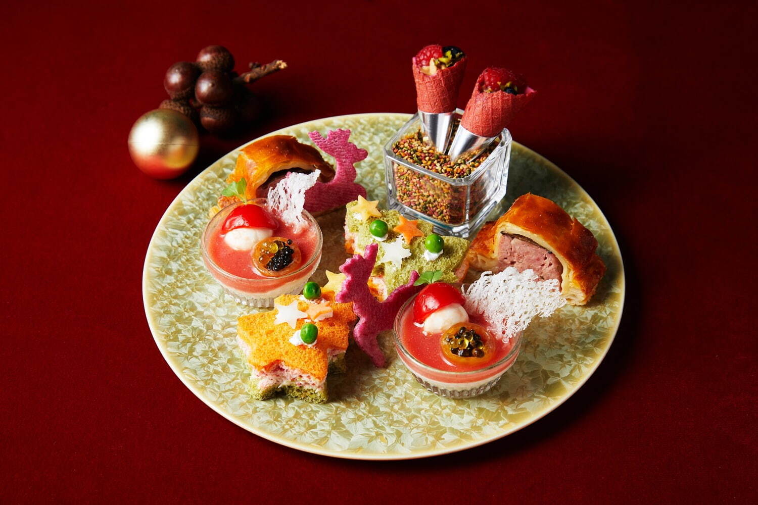 「クリスマスアフタヌーンティー」8,580円(サービス料15%別)