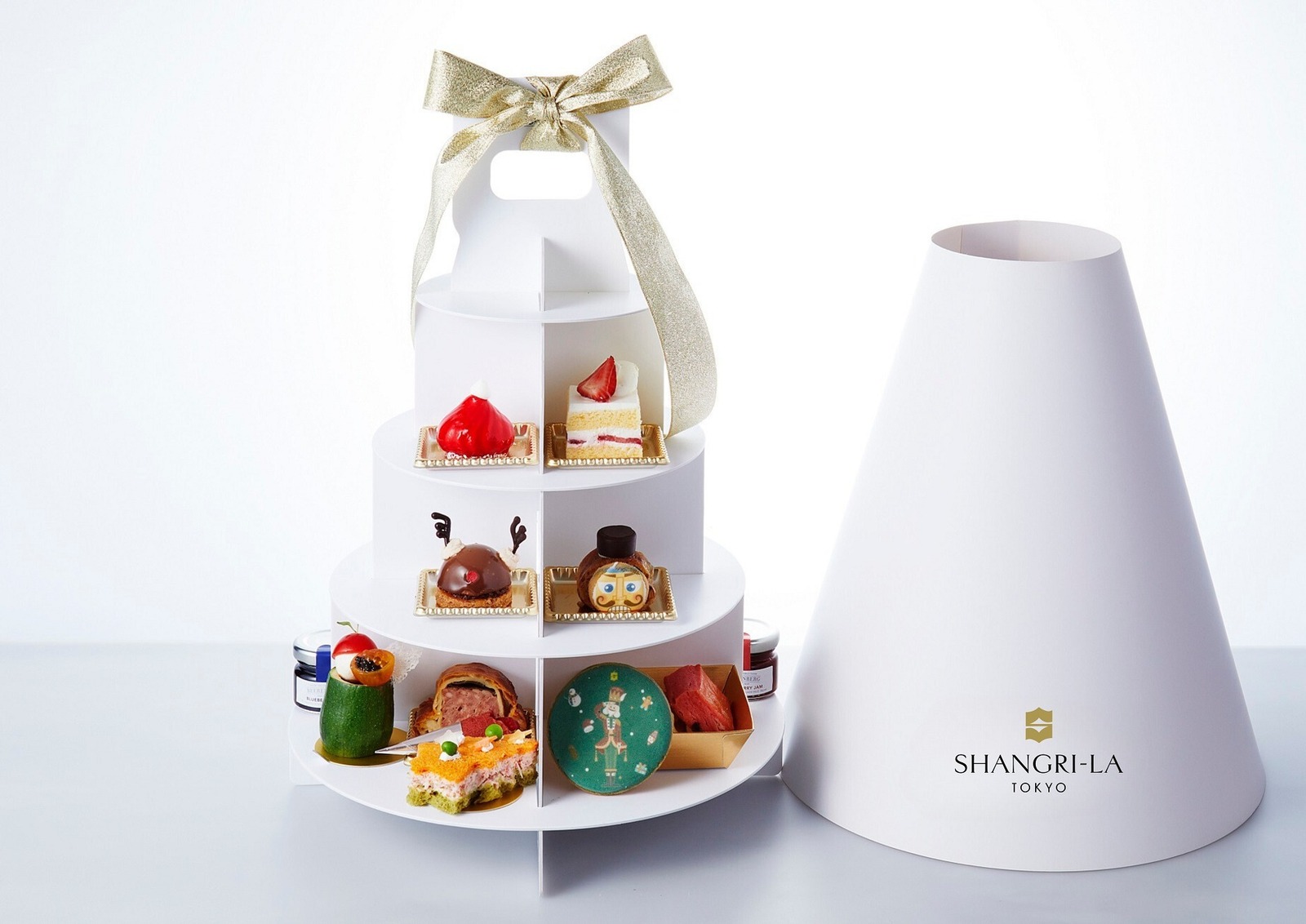 「テイクアウトクリスマスアフタヌーンティー」2名分より 28,080円
※3日前までに要予約