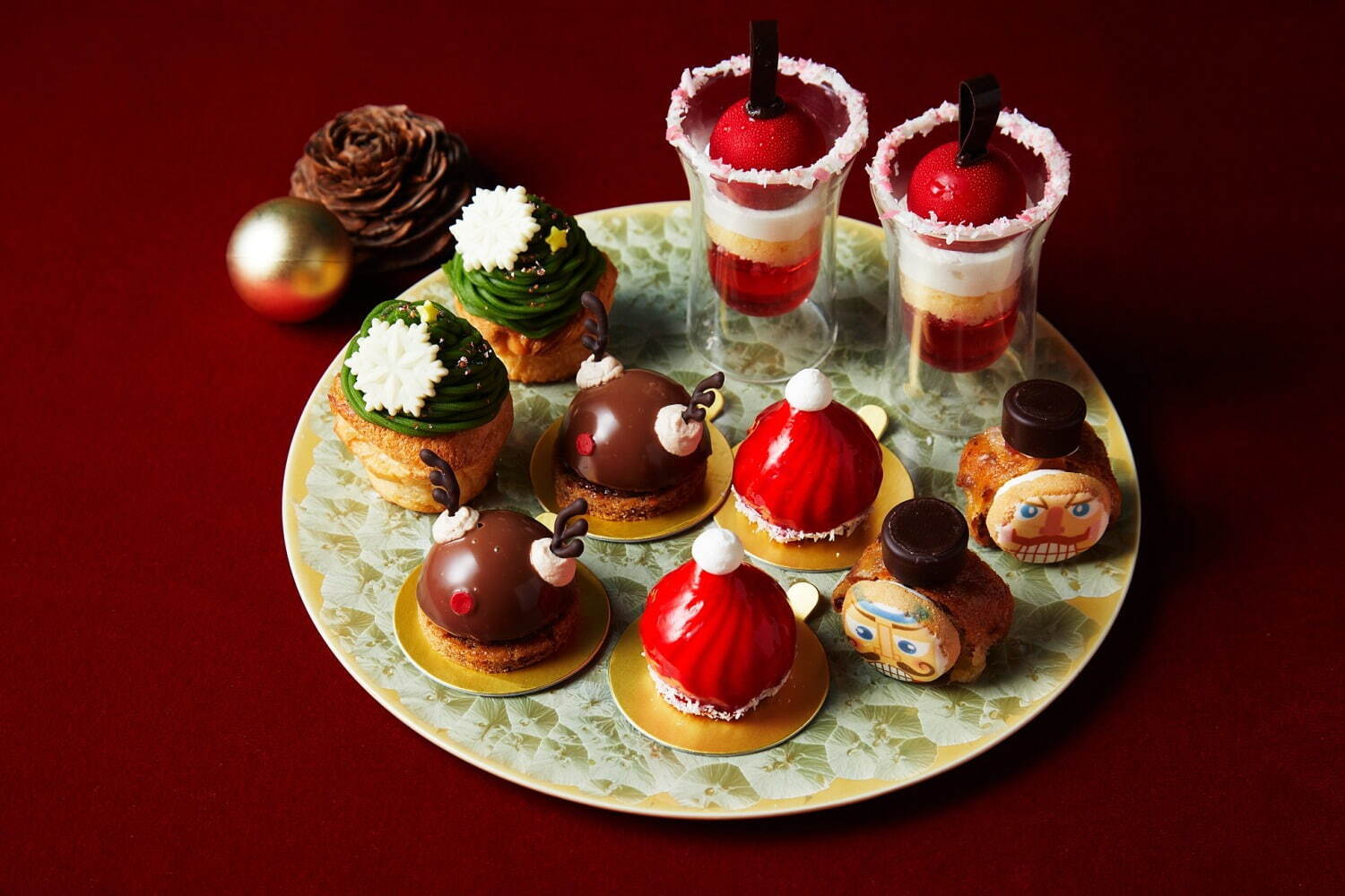 「クリスマスアフタヌーンティー」8,580円(サービス料15%別)