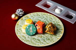 シャングリ・ラ東京「クリスマスアフタヌーンティー」定番シュトーレン&キャビアなど豪華セイボリー|写真3