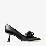 ジミー チュウの23年冬新作シューズ、“蘭の花”が咲くパンプス＆“水のしずく”着想のヒールサンダル｜写真1