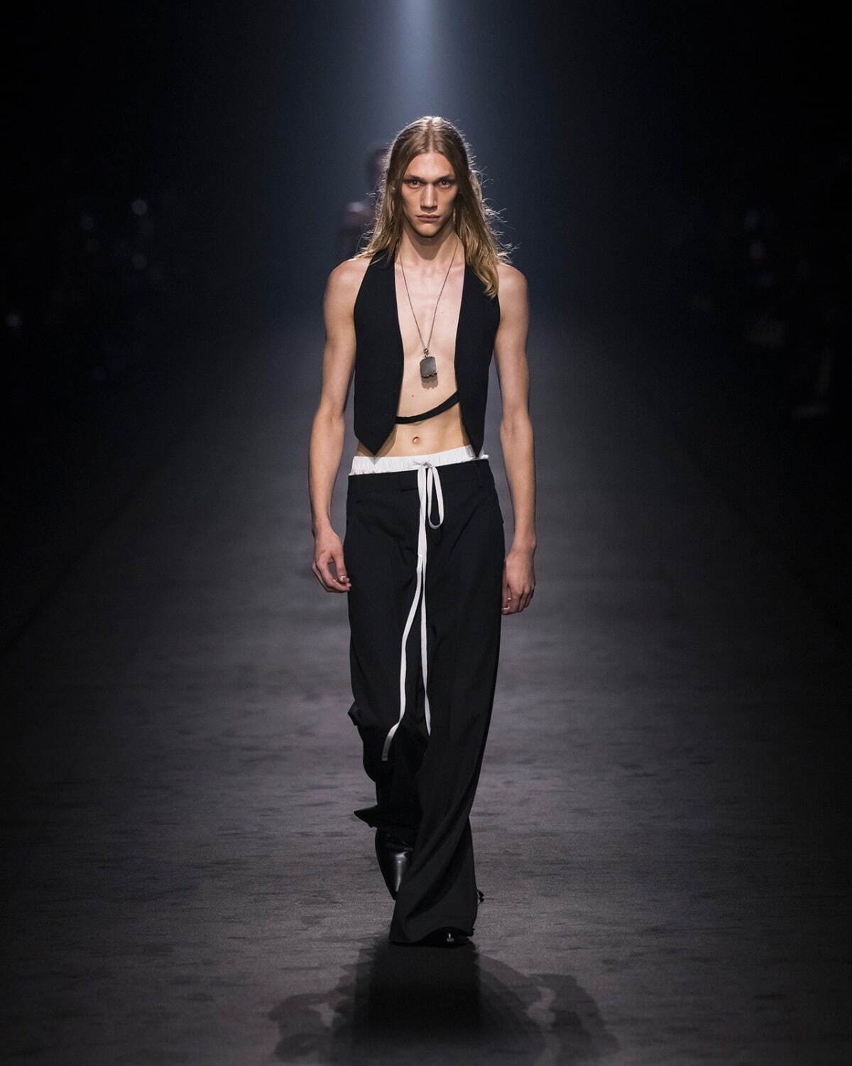 アン ドゥムルメステール(ANN DEMEULEMEESTER) 2024年春夏ウィメンズコレクション  - 写真3