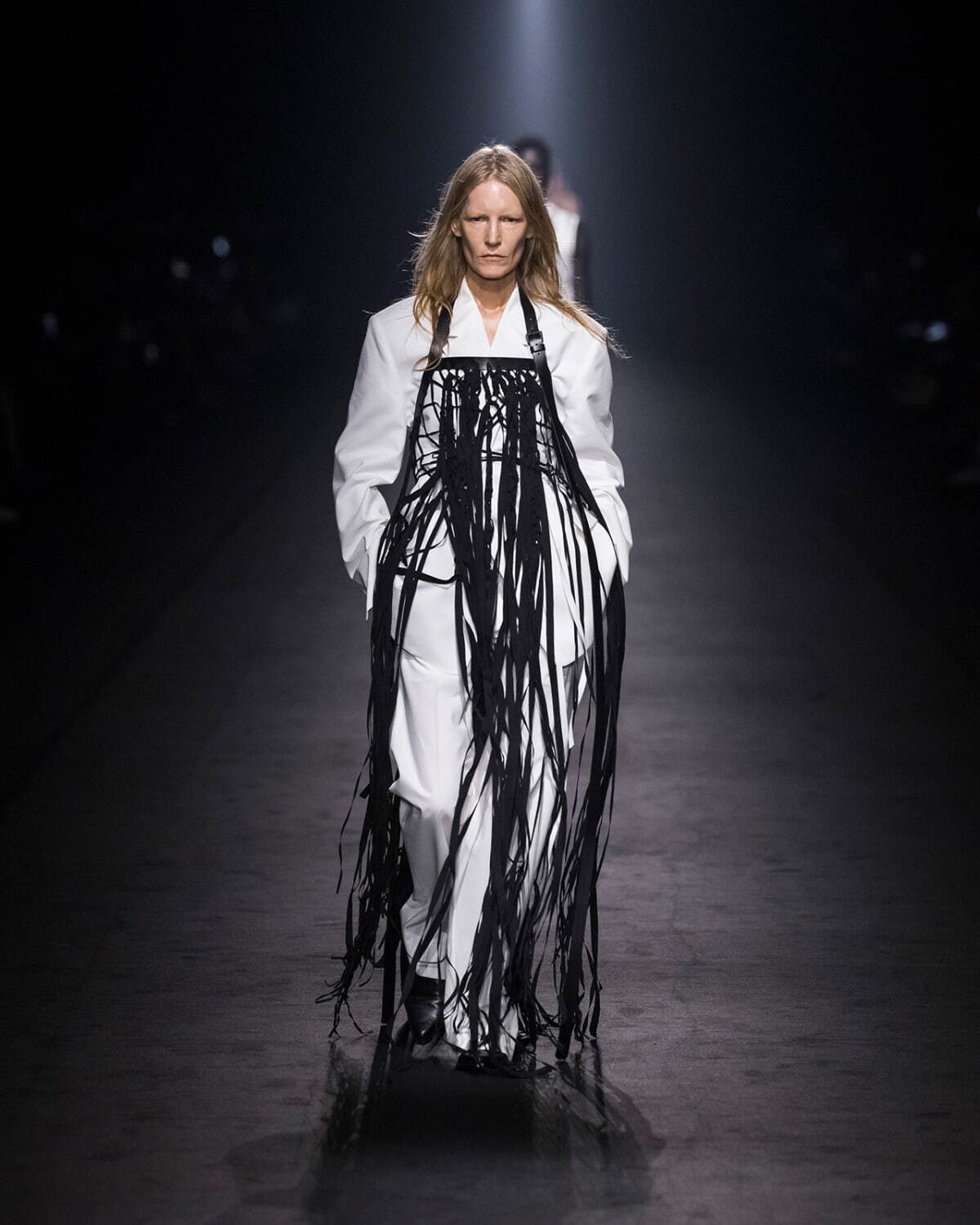 アン ドゥムルメステール(ANN DEMEULEMEESTER) 2024年春夏ウィメンズコレクション  - 写真18