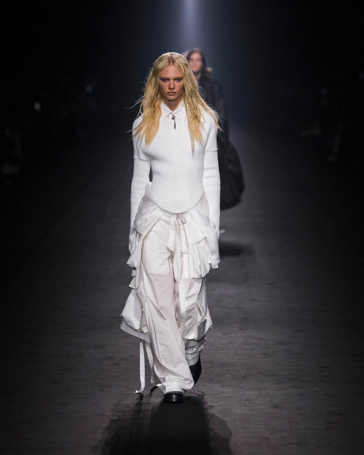 アン ドゥムルメステール(ANN DEMEULEMEESTER) 2024年春夏ウィメンズコレクション  - 写真37