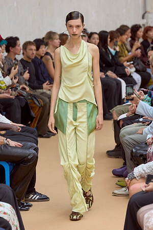 キコ・コスタディノフ(KIKO KOSTADINOV) 2024年春夏ウィメンズコレクション  - 写真3