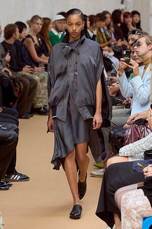 キコ・コスタディノフ(KIKO KOSTADINOV) 2024年春夏ウィメンズコレクション  - 写真18