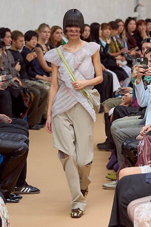 キコ・コスタディノフ(KIKO KOSTADINOV) 2024年春夏ウィメンズコレクション  - 写真19