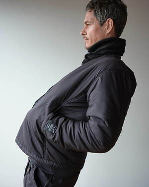 アンダーカバー×ノンネイティブの“作務衣”防風アウターやグイディブーツ、小津安二郎から着想｜写真24