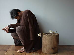 アンダーカバー×ノンネイティブの“作務衣”防風アウターやグイディブーツ、小津安二郎から着想｜写真34