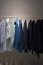 “音楽が付属する服”アダルト オリエンテッド ローブス初の路面店が青葉台に、永井博の常設作品展示も｜写真1