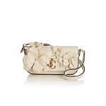 ジミー チュウの23年冬新作バッグ、“蘭の花”が咲くショルダー＆バケットバッグなど｜写真1