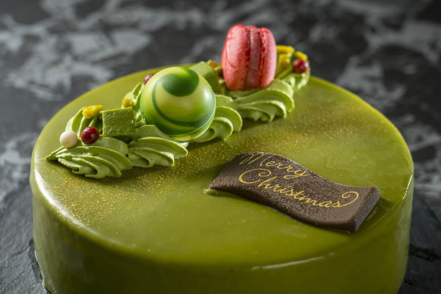 京はやしや23年“抹茶好きのための”クリスマスケーキ、宇治抹茶＆苺の7層仕立てで｜写真1