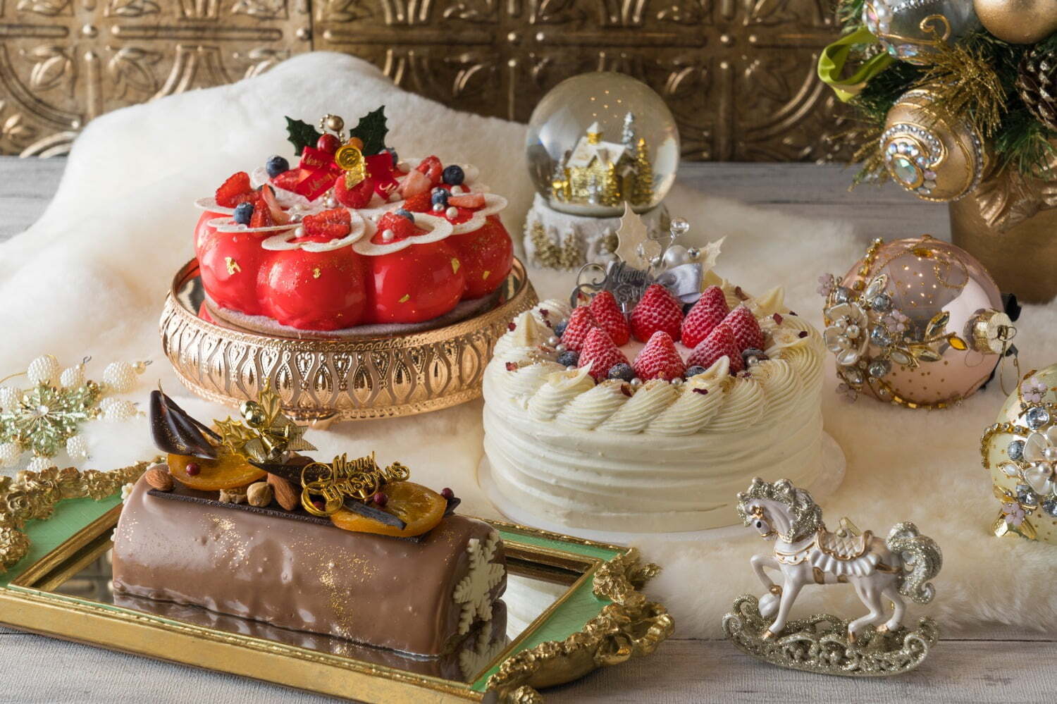 ヒルトン広島の23年クリスマスケーキ、ブローチ型のケーキや濃厚なブッシュドノエルなど