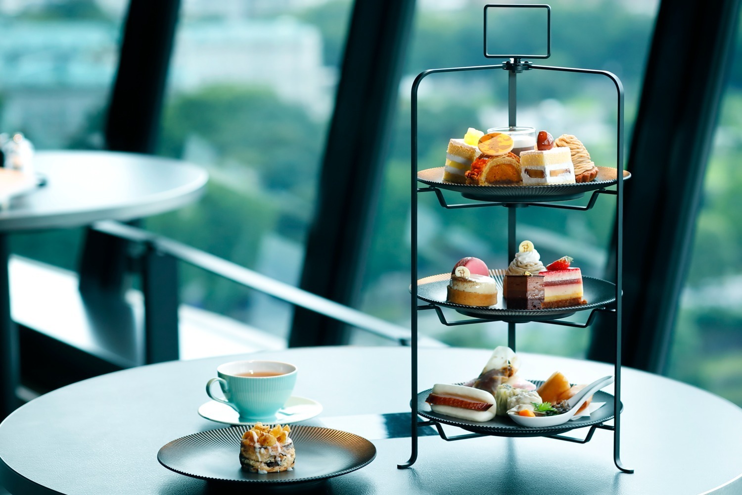 ホテルニューオータニ(東京)「スーパーアフタヌーンティー」ピエール・エルメ・パリ×パティスリーサツキ