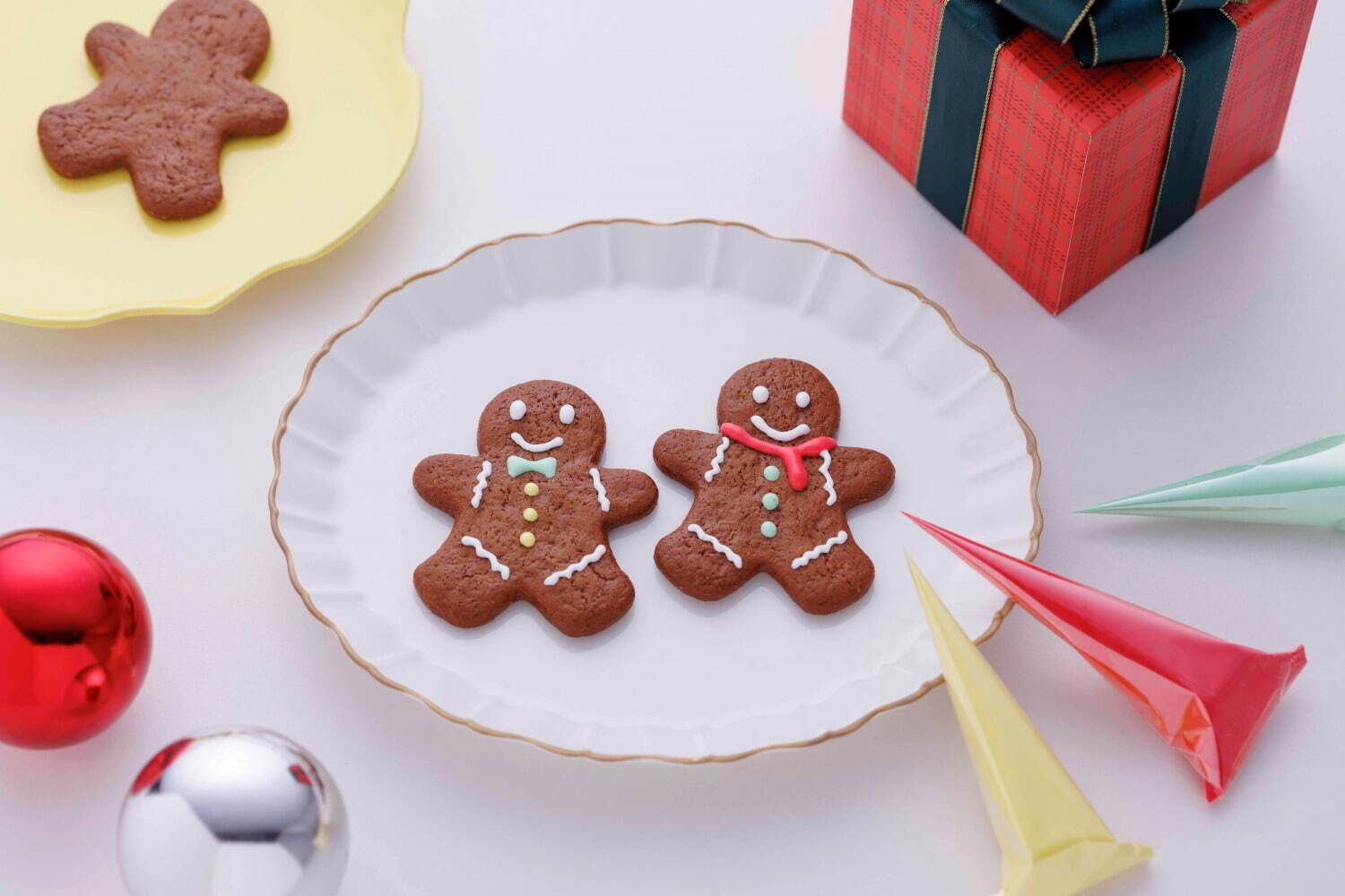 ヒルトン東京ベイ23年クリスマスビュッフェ、“機関車”ブッシュドノエル＆テディベアロールケーキ｜写真5