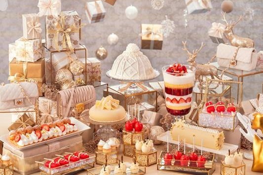 ヒルトン福岡シーホークのクリスマススイーツビュッフェ、“ニット帽風”ショートケーキなど