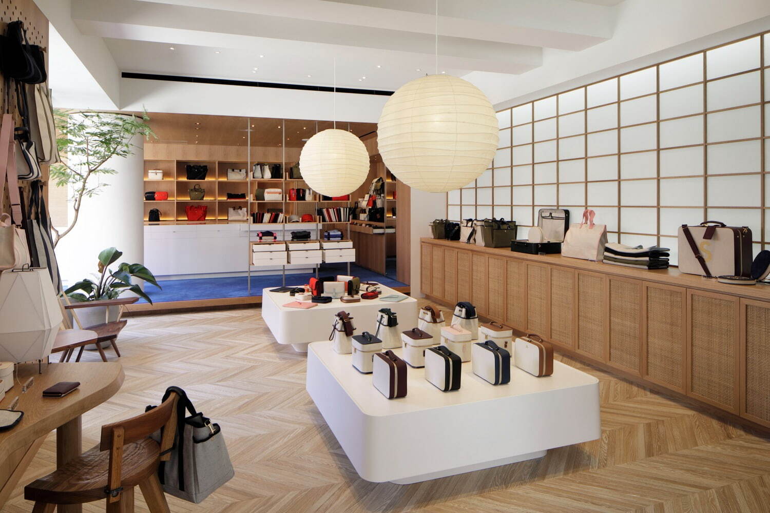 リュニフォームの旗艦店が東京・青山に、トートバッグやバックパックなど多彩なバッグ｜写真5