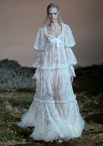 アレキサンダー・マックイーン国内初の旗艦店が青山にオープン｜写真1