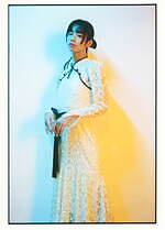 リリー ブラウン×ケイタ マルヤマ、総レースのチャイナワンピースやパンダ型ボアバッグ｜写真1