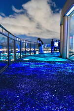 梅田スカイビルの星空遊歩道「ルミ・スカイ・ウォーク」リニューアル、地上170ｍの庭園展望台で星空散歩｜写真2