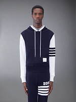 トム ブラウンの設立年“2003”を施した20周年Tシャツ＆ジャケット、伊勢丹新宿店で先行発売｜写真171