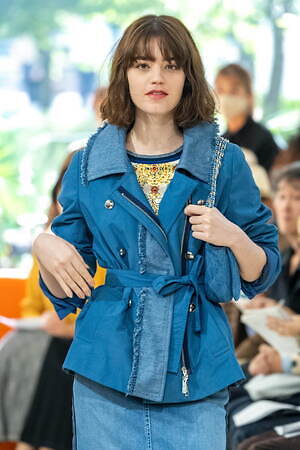 ユキ トリヰ 2024年春夏コレクション  - 自分らしく“ハッピー”になれる服｜写真2