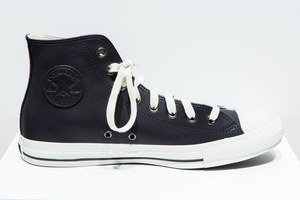 マーガレット・ハウエルのMHL.×コンバース ‐ 「オールスター」のレザー