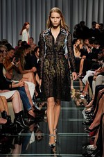 ルイ・ヴィトンがクルーズ・コレクションを発表 ‐ 初のランウェイショーはモナコで開催｜写真7