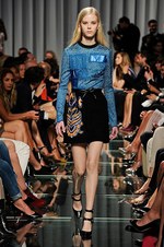 ルイ・ヴィトンがクルーズ・コレクションを発表 ‐ 初のランウェイショーはモナコで開催｜写真37