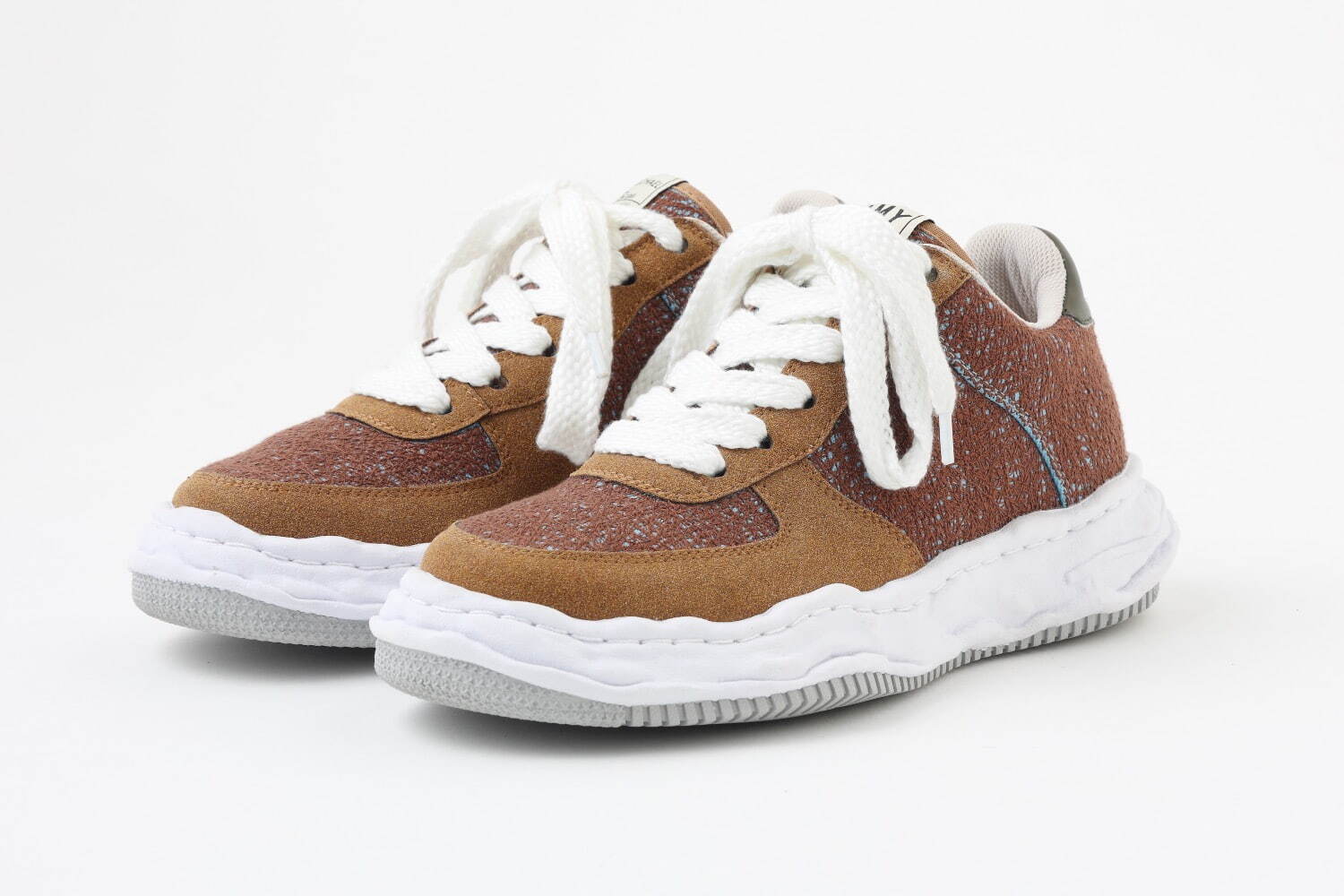 EMBROIDERY WAYNE LOW-TOP SNEAKER 46,200円