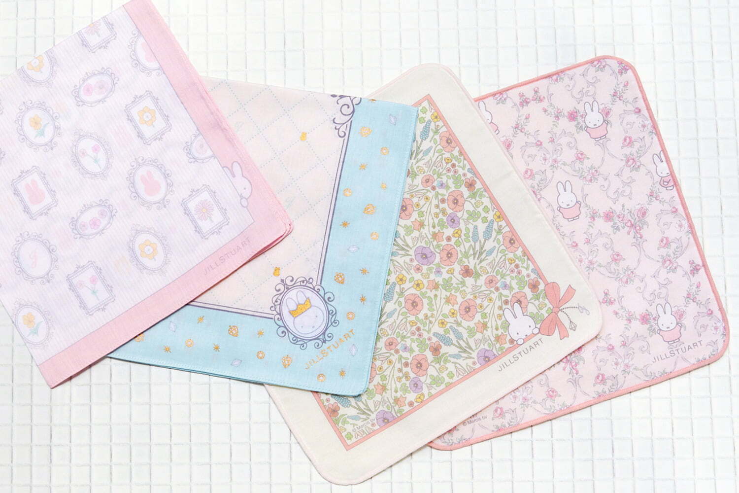 ジルスチュアート「ミッフィー」のパステル色“大人かわいい”ハンカチや保温・保冷ケース