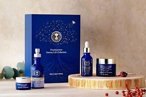ニールズヤード レメディーズ23年クリスマスコフレ、高保湿化粧水“現品入り”スキンケアセットなど