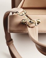 ジャンヴィト ロッシ(Gianvito Rossi) ヴァリ｜写真1