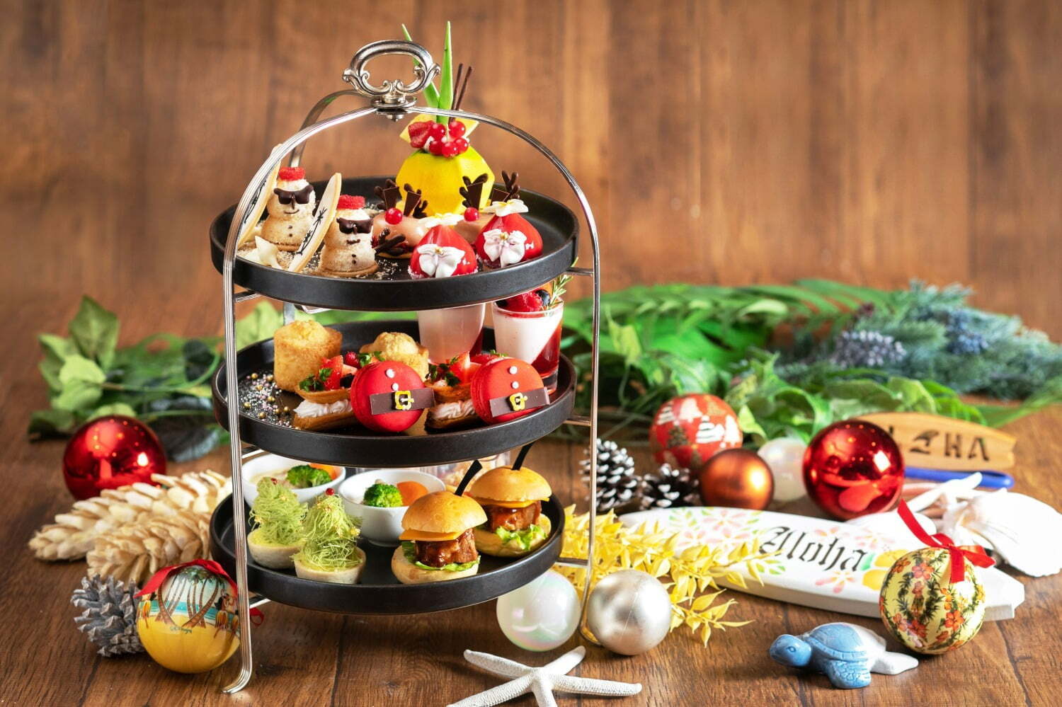 ハンバーガー｜ザ・プリンス パークタワー東京「ハワイアンクリスマスアフタヌーンティー」“日焼け雪だるま”ムースなど