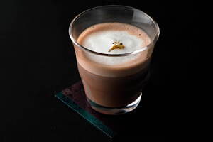 ロク キョウトの冬アフタヌーンティー“雪降る森”着想ホワイトカラーのスイーツ、肉じゃが風フードも｜写真9