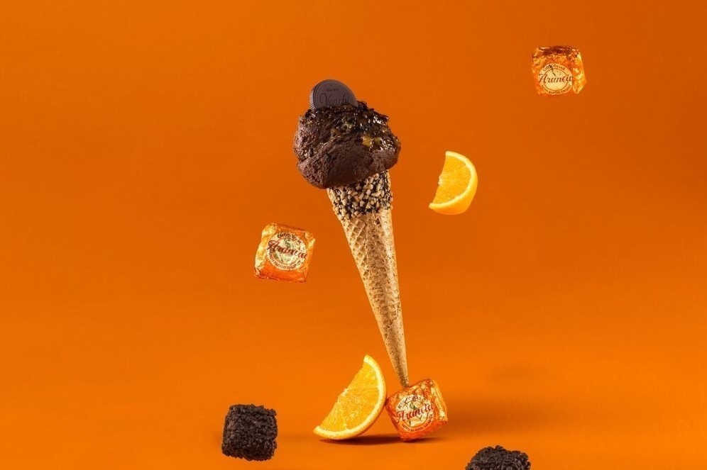 ヴェンキ新作ジェラート「チョコビア アランチア」ダークチョコソルベ×甘酸っぱいオレンジペースト