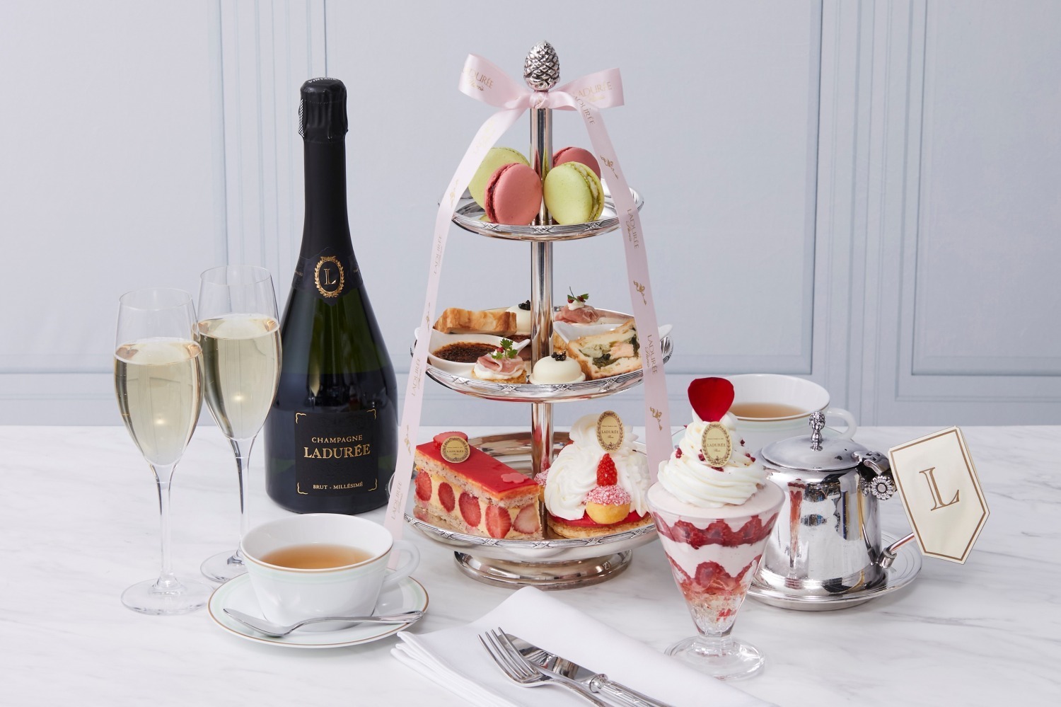 ステーキ｜ラデュレのクリスマスアフタヌーンティー、京都で - “クリスマスケーキ付き”フルコースディナーも