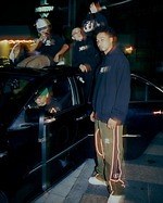 ブラック アイ パッチ×FAF、コラボロゴTシャツや“取扱注意”のトラックジャケット｜写真22