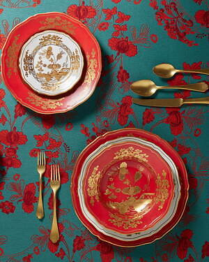 ジノリ1735“ゴールド×フラワー柄”の新作テーブルウェア、フレグランスディフューザーも|写真1