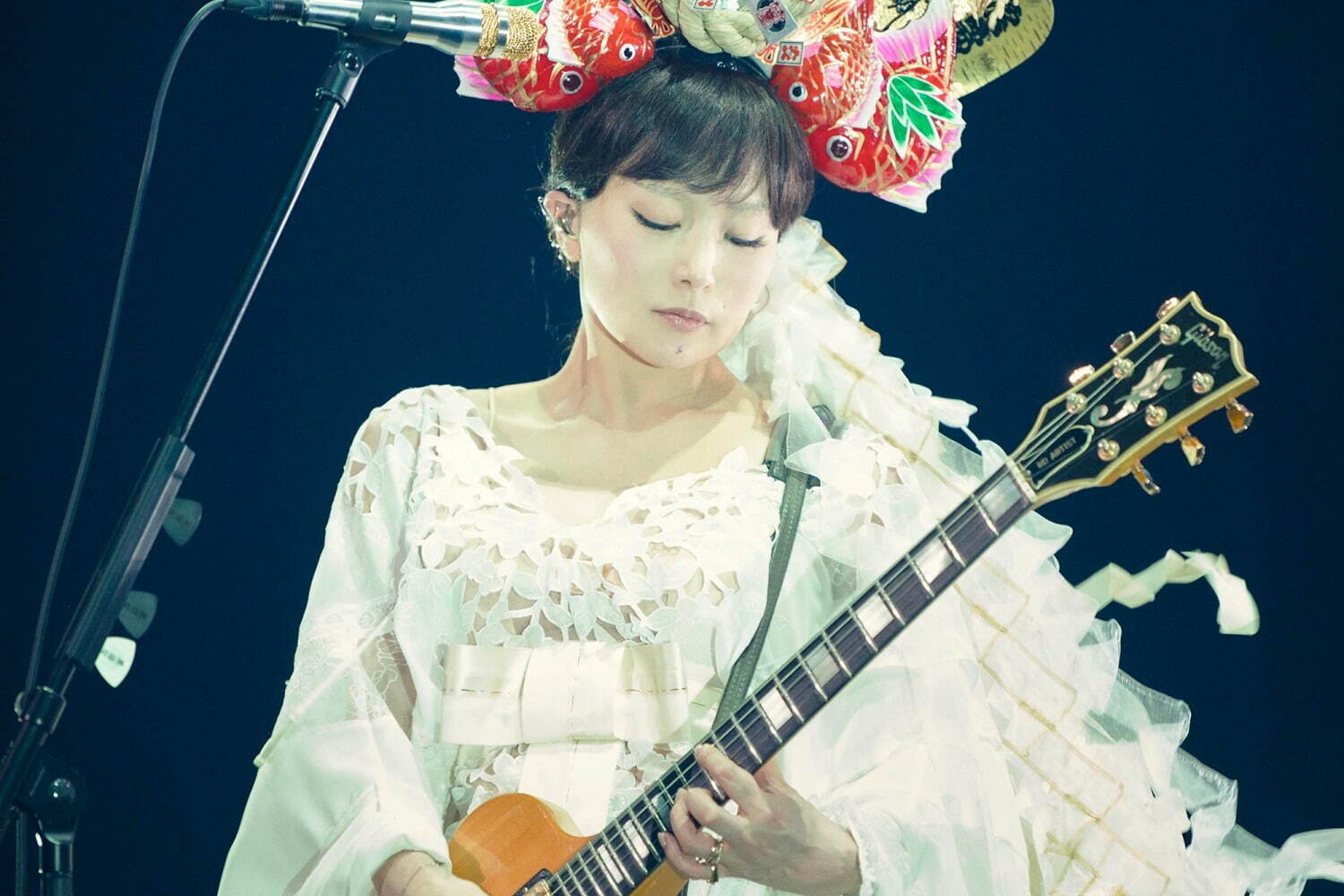 石若駿｜椎名林檎の最新ライブツアーが全国で劇場上映「椎名林檎と彼奴等と知る諸行無常」千秋楽