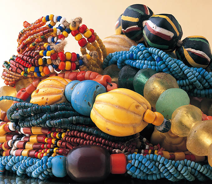 「世界のビーズ」展、文化学園服飾博物館で開催 - 世界約40ヶ国のビーズ集結｜写真3