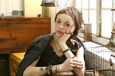 作家アクセサリーの「A STORY TOKYO」 原宿店がオープン ‐ ヤストシエズミの作品も