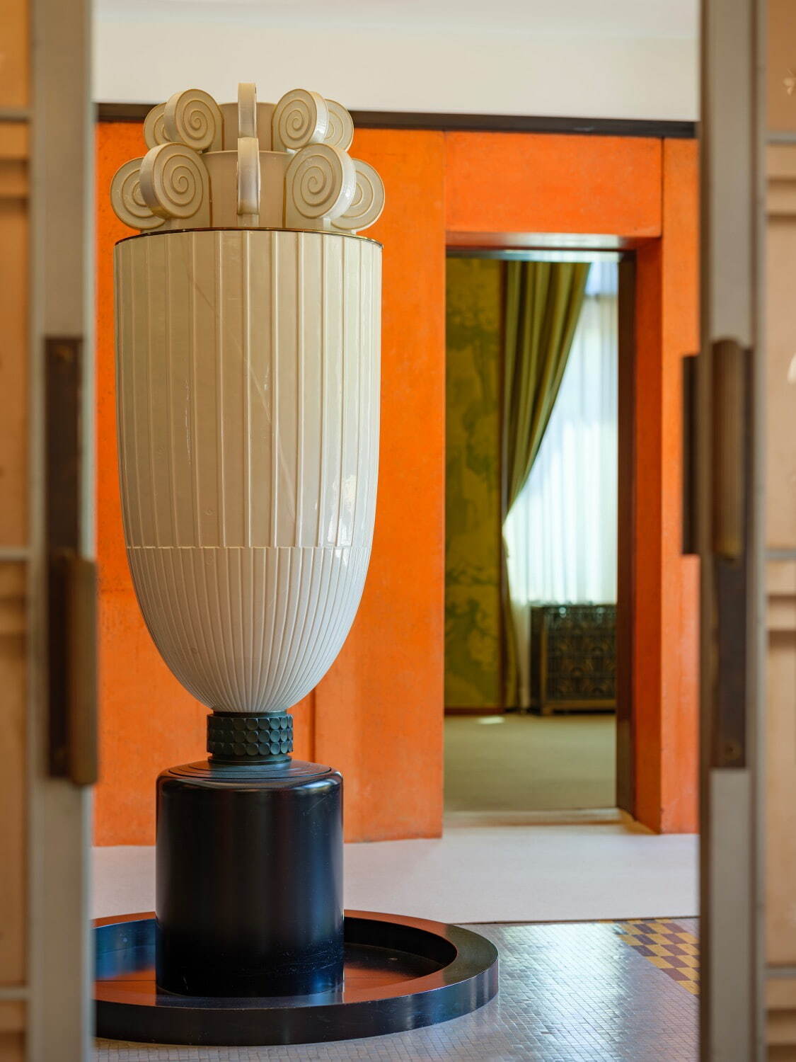 東京都庭園美術館 本館 次室 香水塔